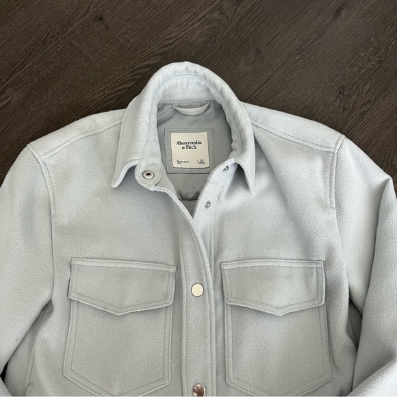 Abercrombie and Fitch light blue shacket XS - Picture 2 of 4